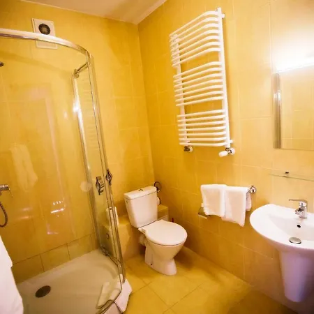 Luka Hotel 3*