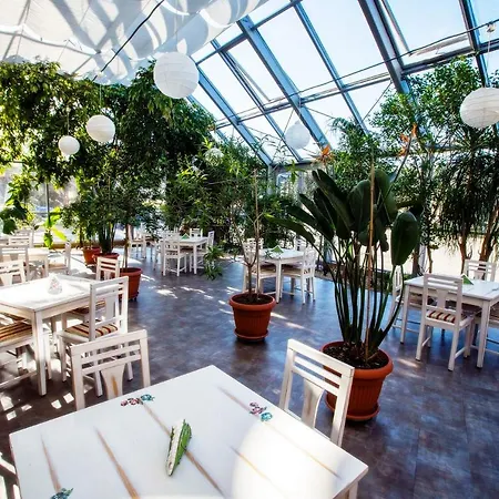 Hotel Luka 3*