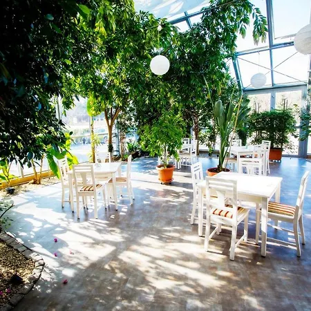 Luka Hotel