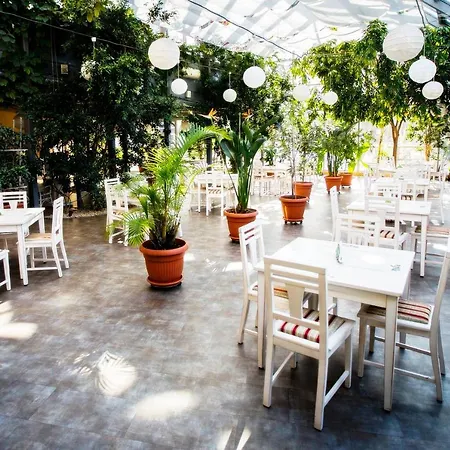 Luka Hotel 3*