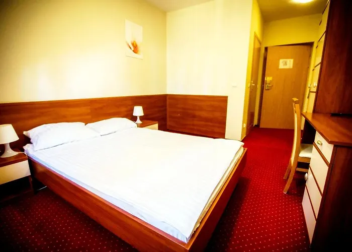 Luka Отель Радом